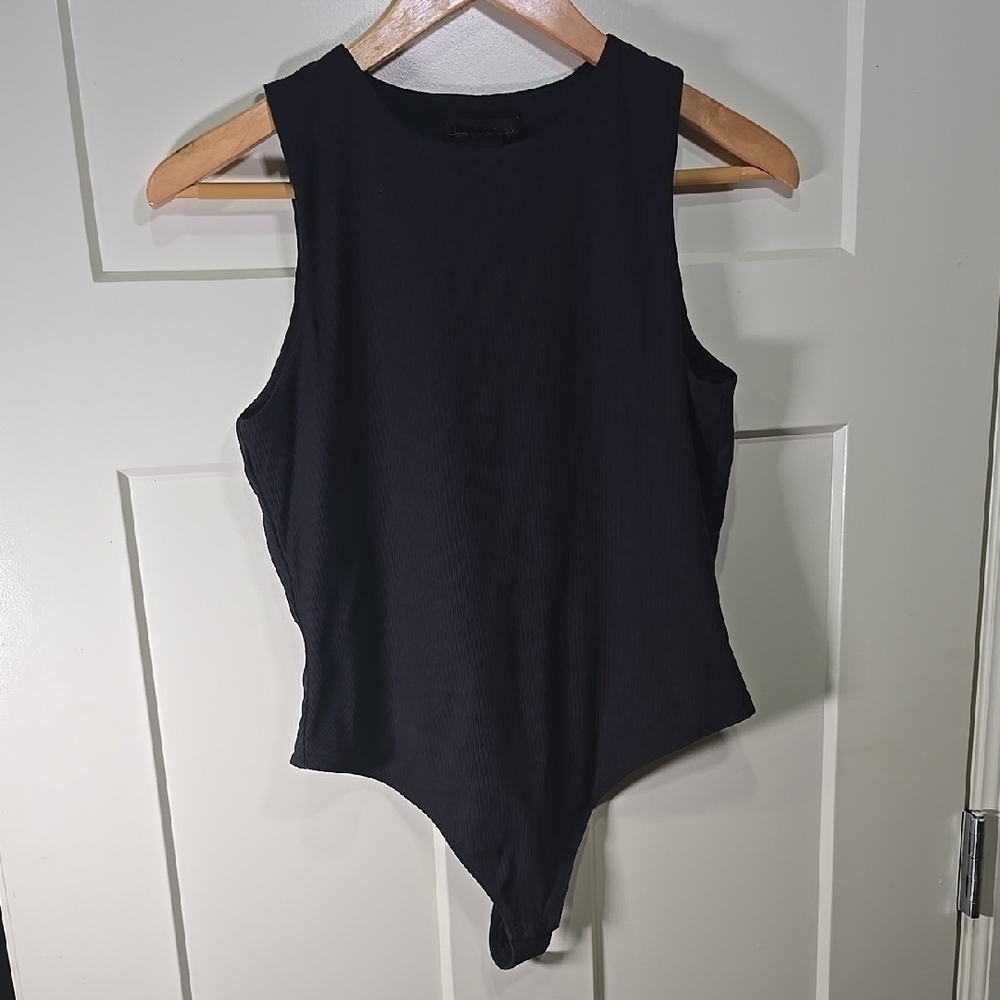 House of Harlow Black Ribbed Sleeveless Bodysuit - Picture 2 of 6
